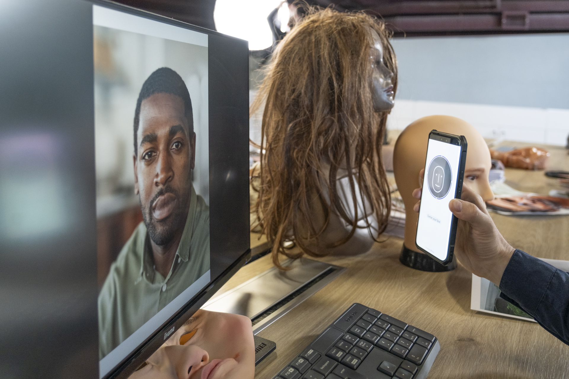 Ataque con reproducción de foto en pantalla - demo